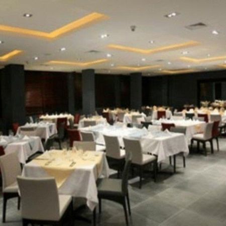 Ramada Hotel & Suites Amman Ristorante foto