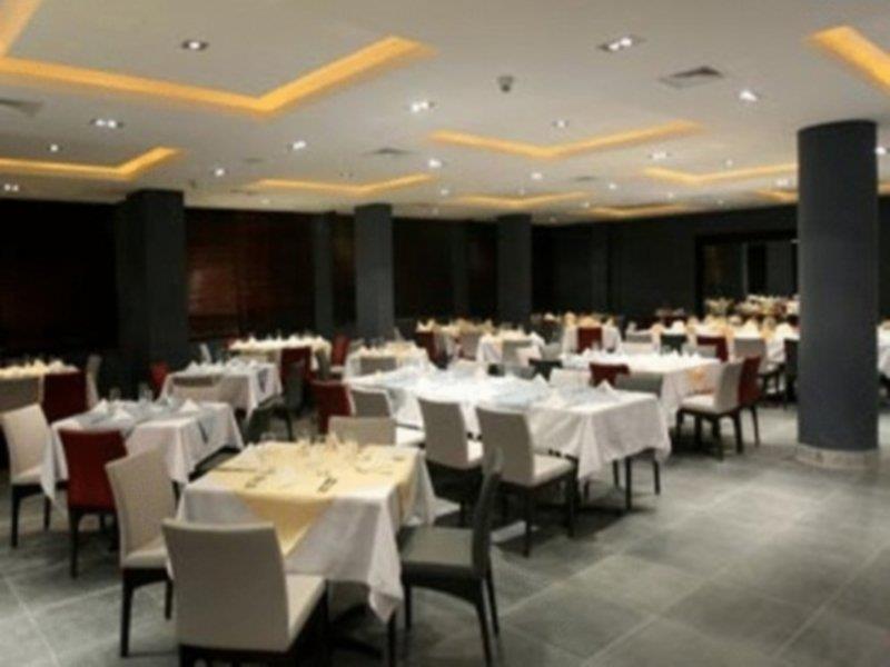 Ramada Hotel & Suites Amman Ristorante foto